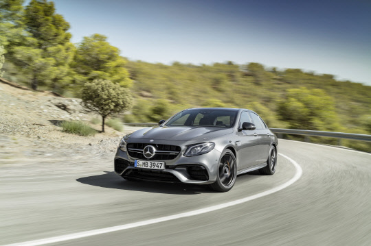 메르세데스-벤츠 더 뉴 메르세데스-AMG E 63 4매틱+.<메르세데스-벤츠코리아 제공>